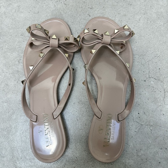 VALENTINO GARAVANI ROCKSTUD PVC SANDALS - Picture 2 of 4